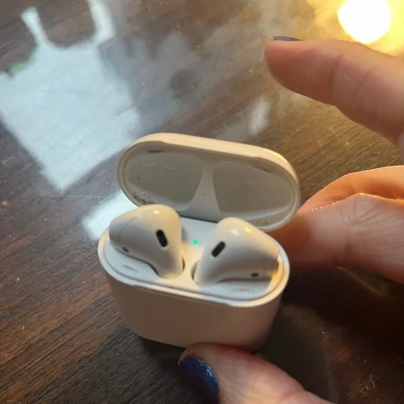 Apple AirPods 2nd generation